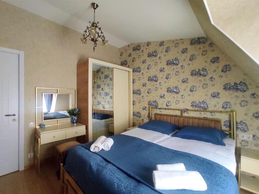 Apartment In Agmashenebeli Тбілісі Екстер'єр фото